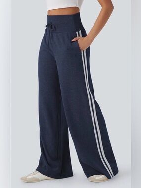 HALARA Navy Wide-Leg Track Pants with White Side Stripes